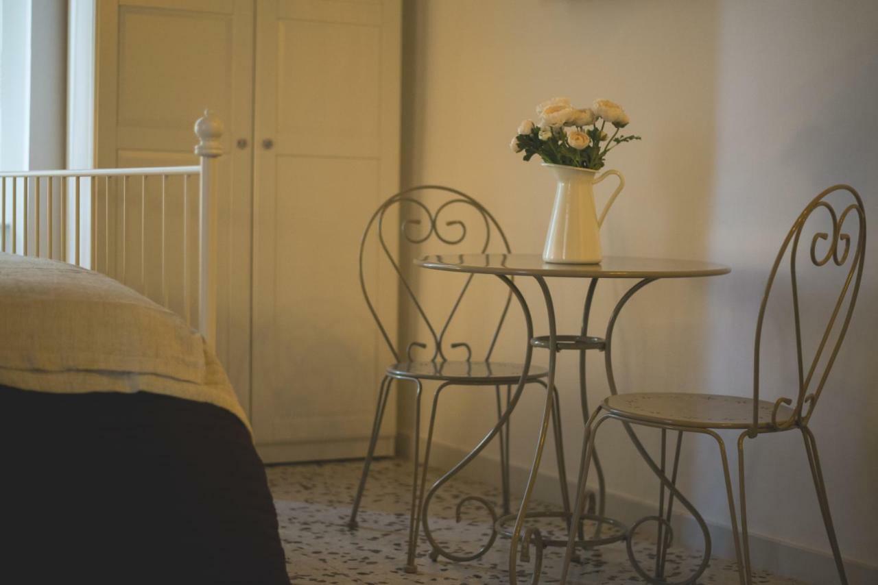 Elegant B&B - Il Vicolo Storico Салерно Екстериор снимка