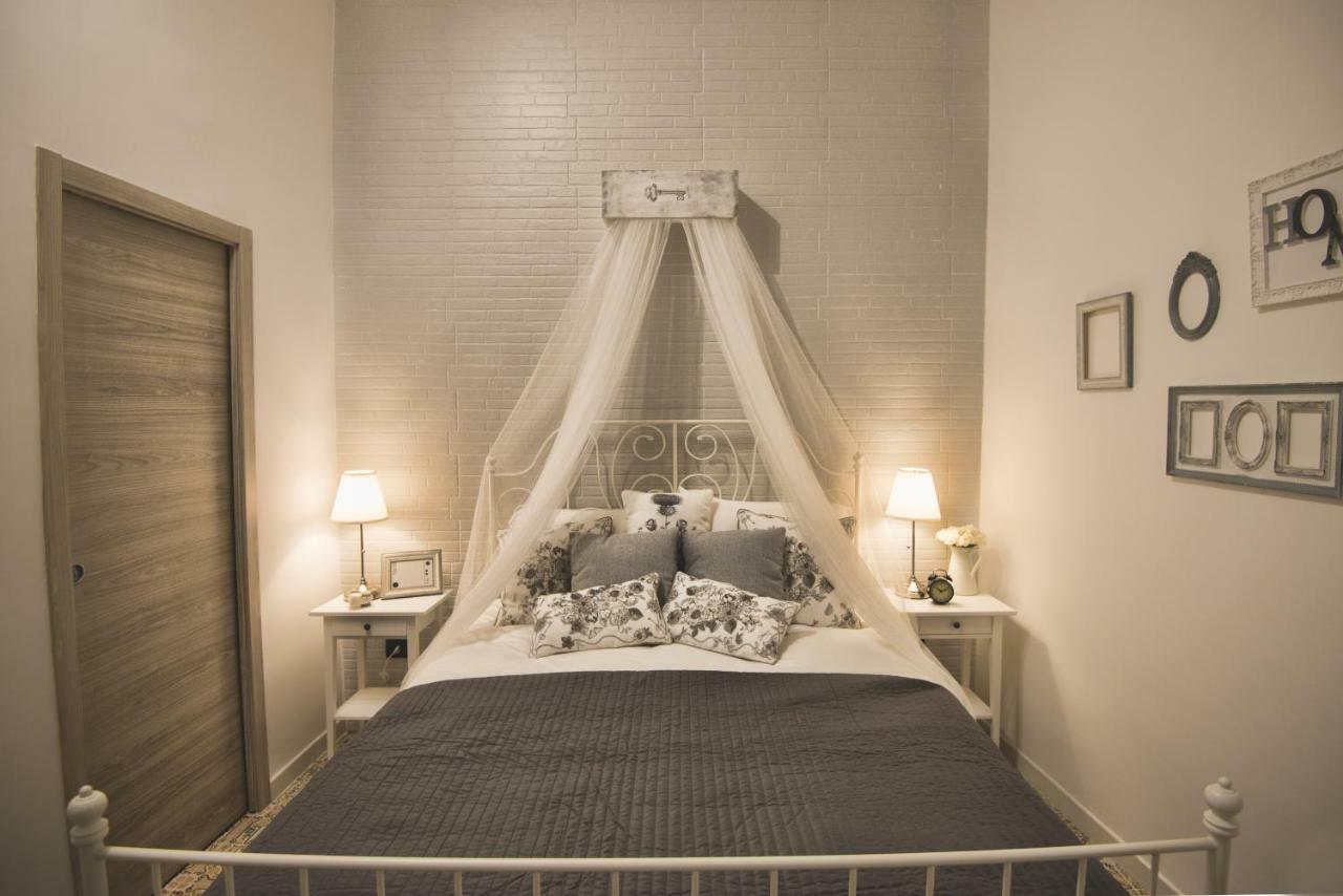 Elegant B&B - Il Vicolo Storico Салерно Екстериор снимка