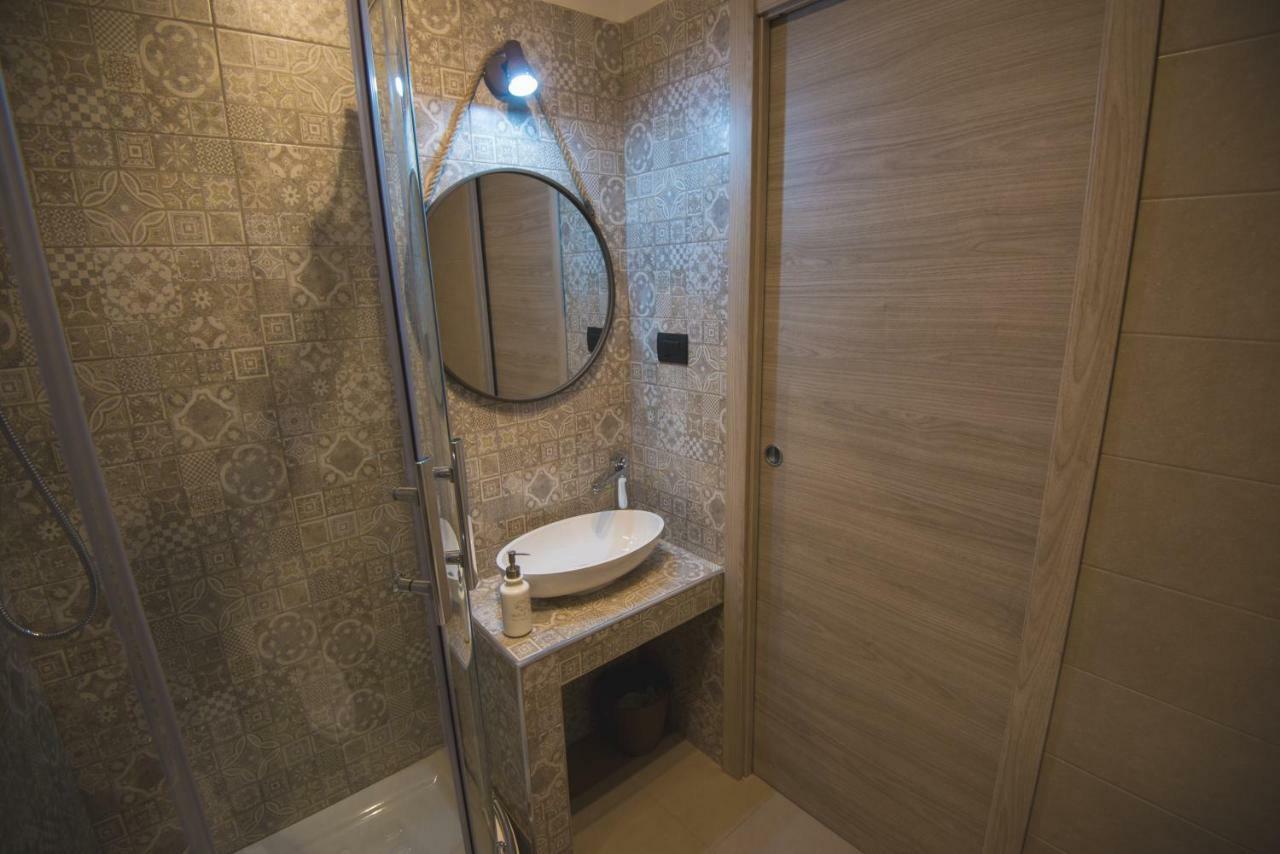 Elegant B&B - Il Vicolo Storico Салерно Екстериор снимка