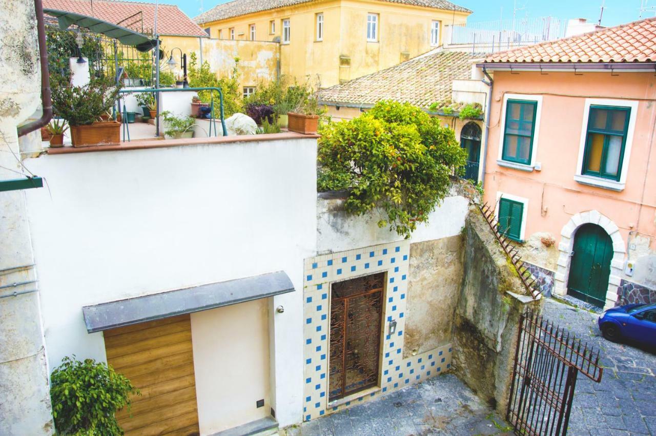 Elegant B&B - Il Vicolo Storico Салерно Екстериор снимка